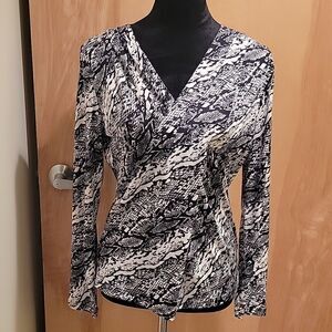 Jones NY snakeskin print long sleeve top
